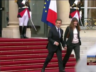 Hollande : l'adieu à Sarkozy. Les couples présidentiels de séparent