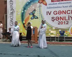 IV Gənclik Şənliyi Dagestanli telebeler_Azeri mahnisi