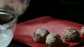 How to make Traditional Italian Meatballs