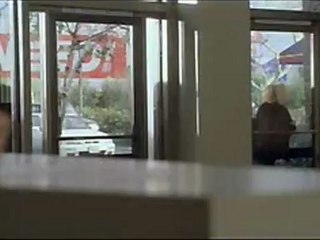 Fun with Dick and Jane - Clip - Vault Inspector