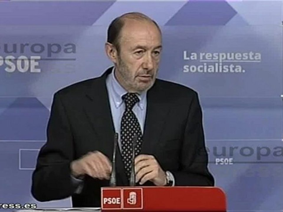 Para Rubalcaba España es "más débil" con Rajoy