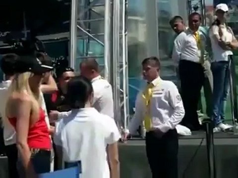 Üstsüz protesto bastırıldı