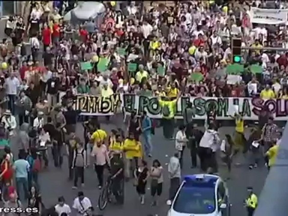 Miles de 'indignados' se manifiestan en Barcelona