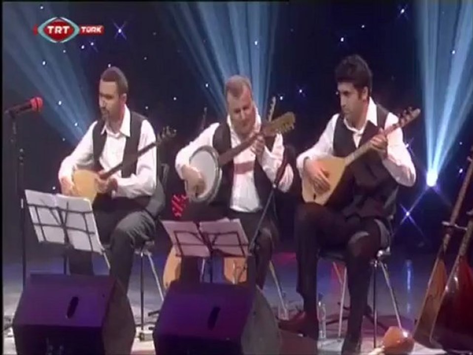 Münevver ÖZDEMİR    "EVLERİNİN ÖNÜ YONCA  TRT"