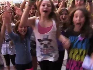 Justin Bieber: Never Say Never - Clip - Fans