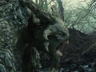 Snow White and the Huntsman Clip - A Troll Attacks