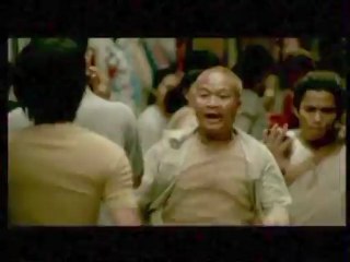 Ong-Bak - Clip - Alley chase