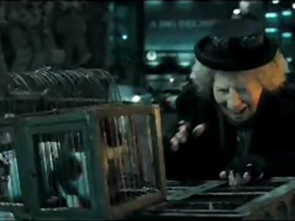 Hellboy II: The Golden Army - Clip - She's gonna eat the cat