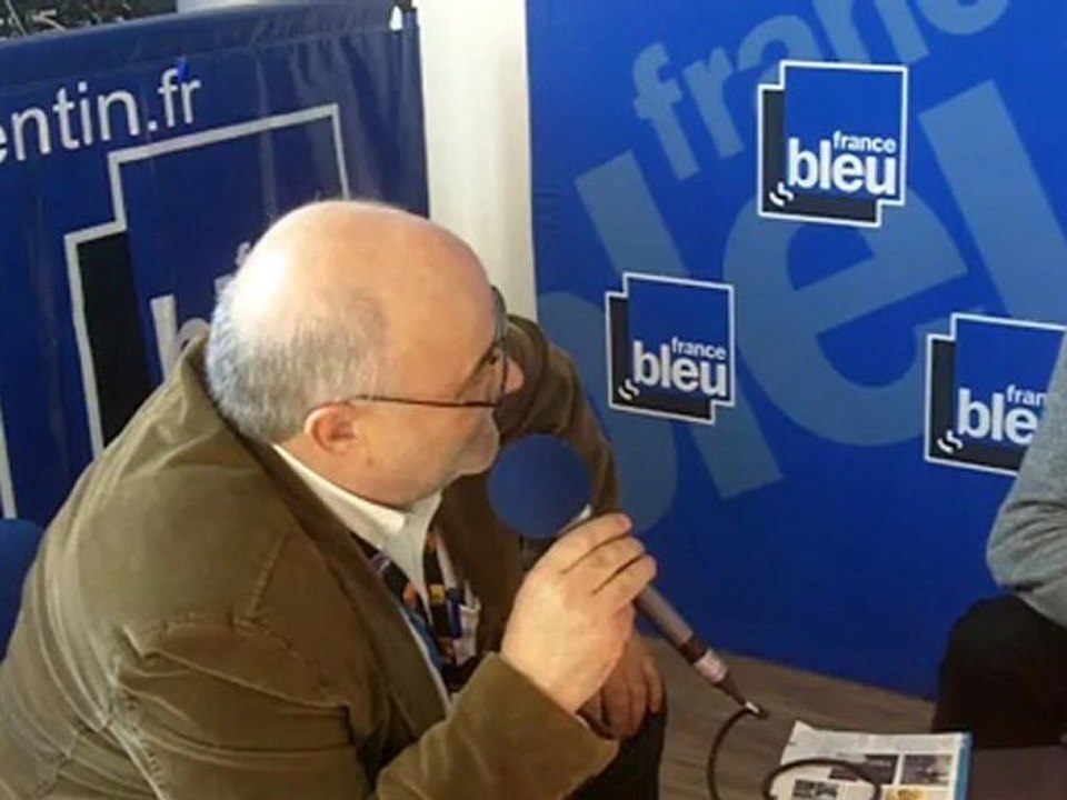 Gérard Collet de la programmation de Jazz sous les pommiers, sur France Bleu.