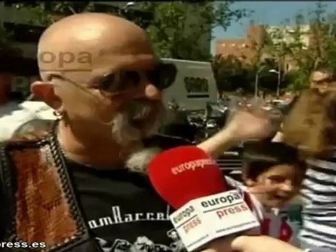 Centenares de Harley-Davidson rugen en la capital