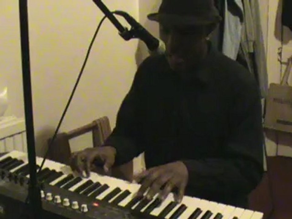 She Don't Have To Know John Legend - Enké Soul 2011