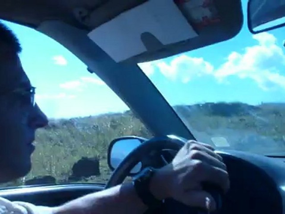 ILE DE PAQUES - sur les chemins de terre