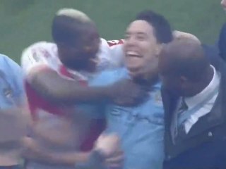 Quand Djibril Cissé saute de joie sur Nasri !