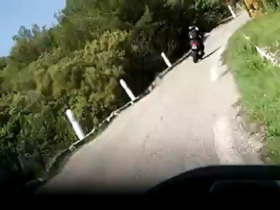 Sortie de virage un peu large