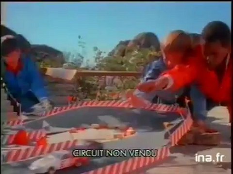 Vidéo Ina - MASK - JOUET VEHICULE AVION TRANSFORMABLE, vidéo MASK - JOUET VEHICULE AVION TRANSFORMABLE, vidéo Culture & loisirs - Archives vidéos Culture & loisi3rs - Ina.fr