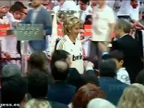Esperanza Aguirre recibe al Real Madrid