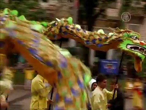 Танец с драконом и костюмы фей представили в Киеве