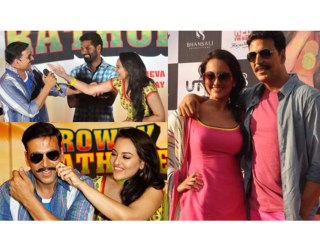 Rowdy Rathore Akshay Kumar Teases Sonakshi Sinha - Bollywood News