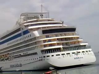 الباخرة عايدة ديفا الإيطالية في زيارة لبورسعيد