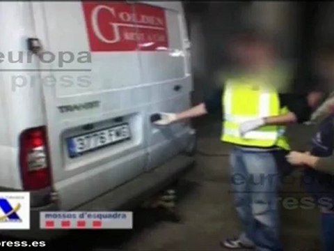 Heroína escondida en cajas de pelotas de fútbol