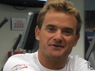 Thierry Schmitter, Fonctionnaire international et sportif de haut niveau