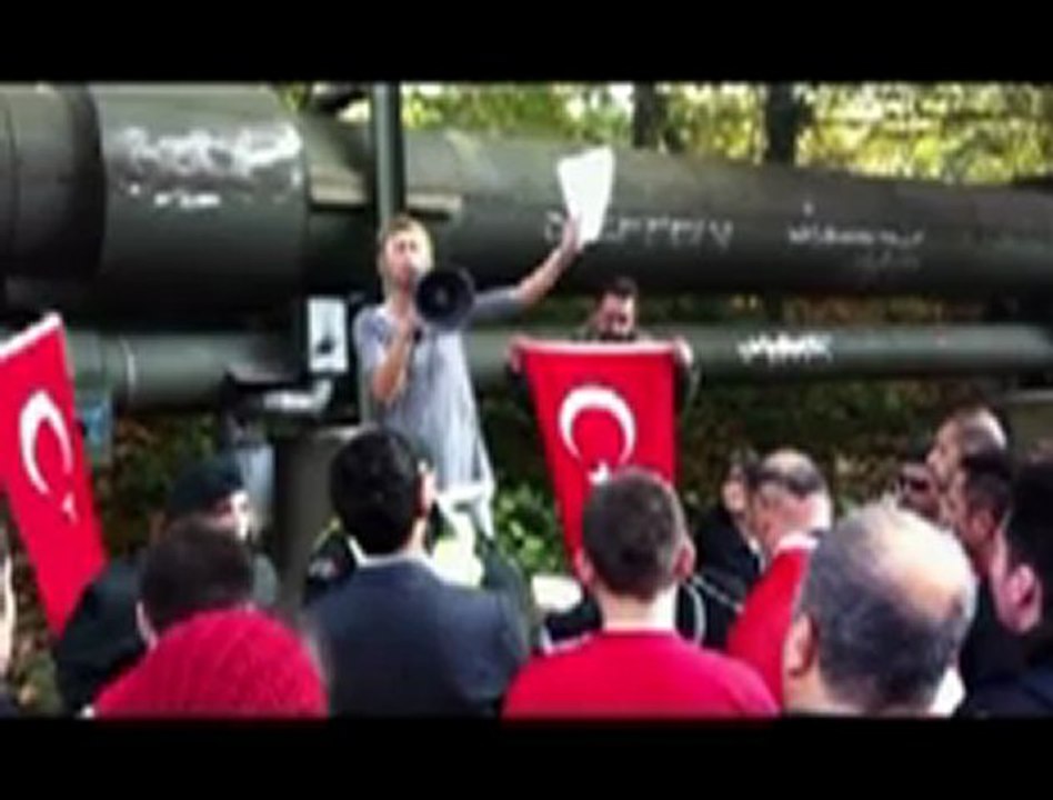 Türkischer Faschismus in Deutschland ! Özlem die Führerin sagt dass die Kurden alle lügen