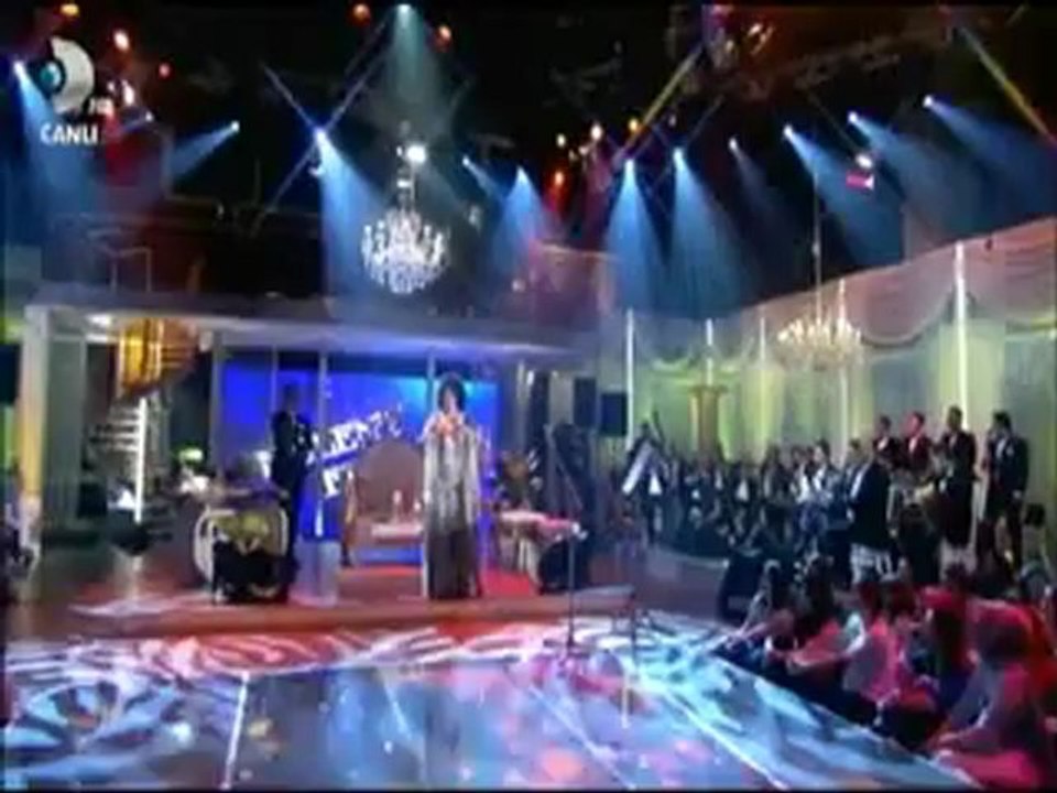 Bülent Ersoy & Tanri Istemezse - Dilek Tasi - Beyaz Show