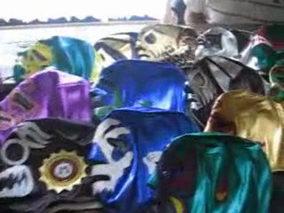 Mil Macaras invita al lucha fan fest V.