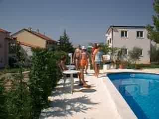 Embrouille piscine en Croatie