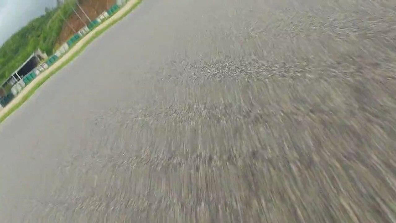 Pole mecanique sans pneu pluie en mode débutant YZF 600R