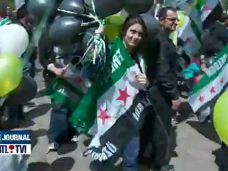 Une marche de soutien envers le peuple syrien s'est déroulée dans les rues de Bruxelles. - Sujet par sujet - RTL Vidéos
