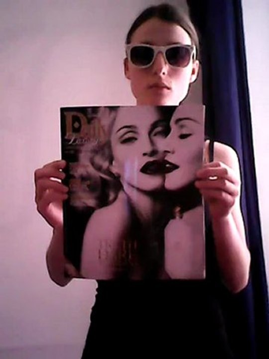 DAILY LUXURY MADONNA EN COUVERTURE PARFUN TRUTH OR DARE