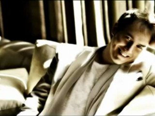 Mustafa  CECELİ   "ZİLLERİME  BASIP KAÇIYOR  "