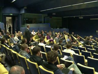 Barnier: la Grèce ne doit pas affronter seule ses difficultés