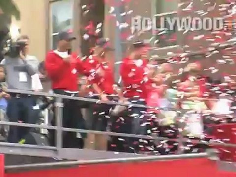 Hollywood stars at the Revlon Run/Walk For Women! - Hollywood.TV