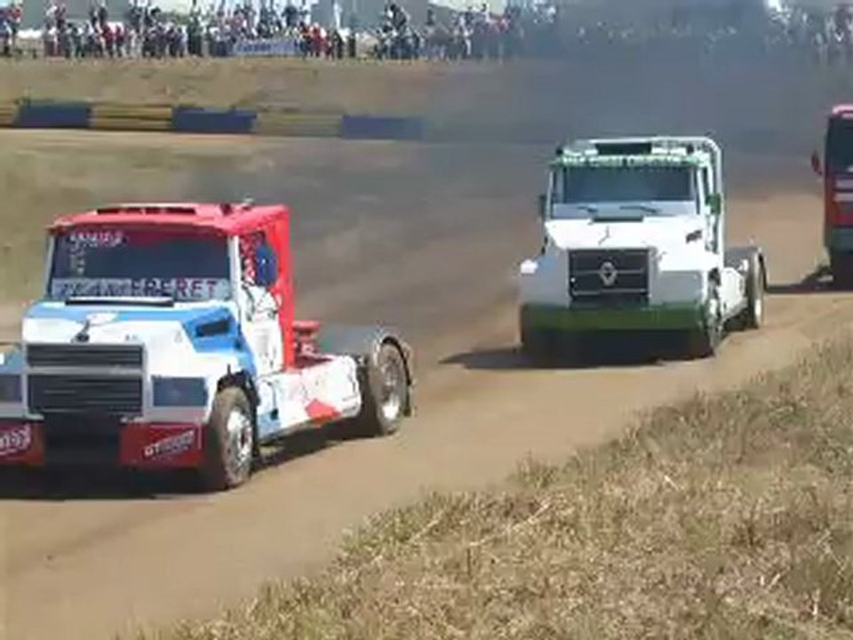 camion-cross lessay 2010 (francois fait de la resistance a domicile...)