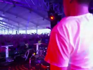 01 Nicky Romero, ZROQ - WTF w/ Back With Another One Of Those Block Rockin' Beats (Bootleg)