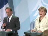 Merkel e Hollande defendem permanência de Grécia na Eurozona