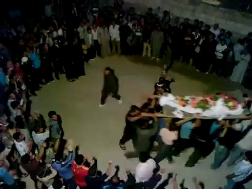 Syria فري برس ادلب  كفرومة  تشييع الشهيد  عبد الحميد عقدة  الذي  استشهد في  خان شييخون اليوم15 5 2012 Idlib