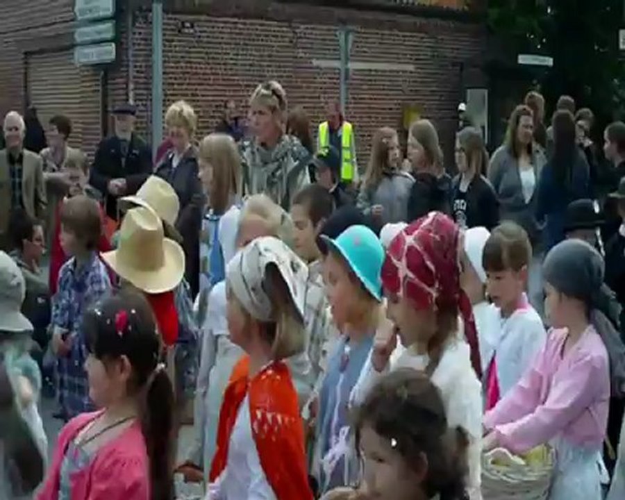 défilé des portefaix à Dainville les 12 et 13 mai 2012