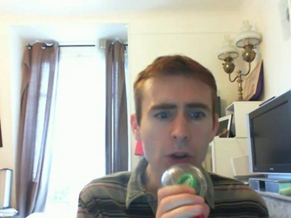 Wiwi égratigne "les anges du matin" d'Hervé Vilard