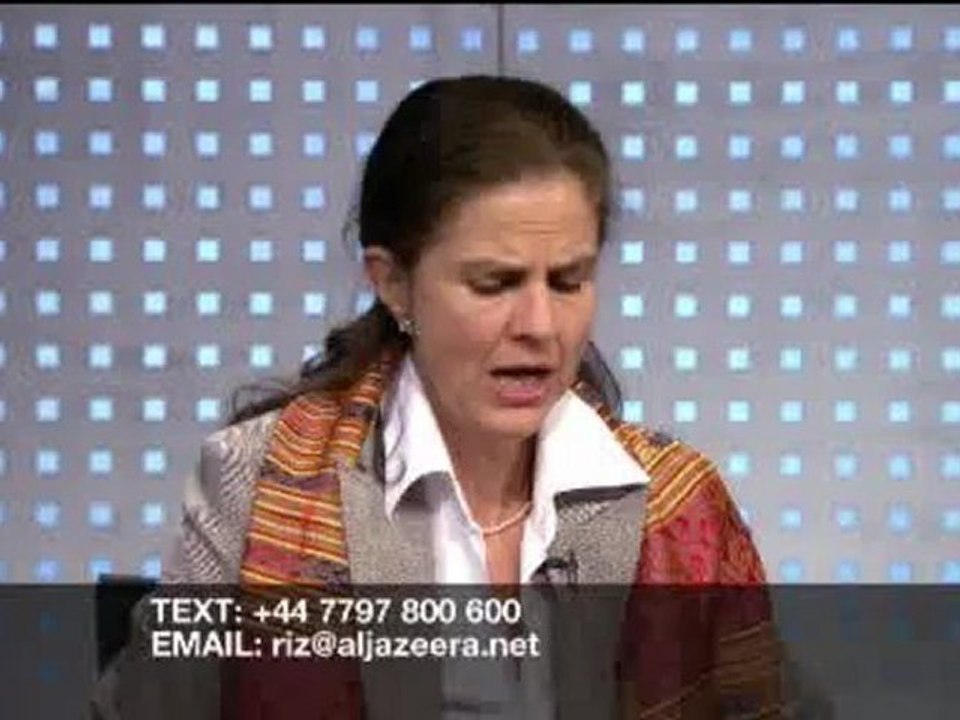 Riz Khan - Colombia's displaced millions - 23 N...
