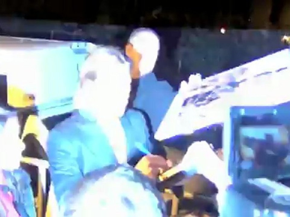 Angelina Jolie kauft Brad Pitt für 1,5 Millionen Dollar einen Hubschrauber