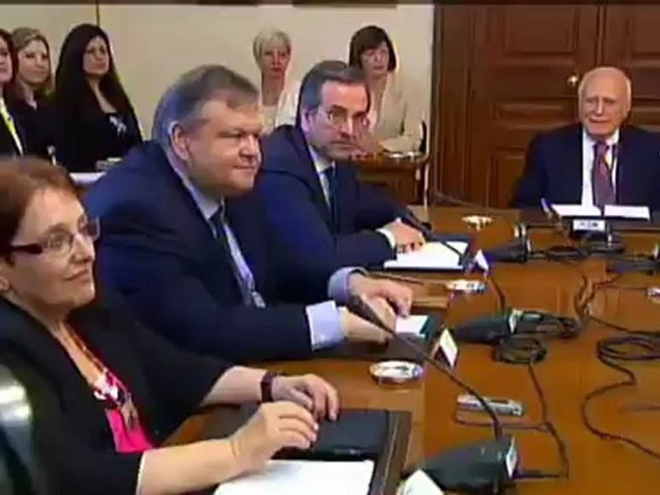 euronewsru - Греки готовятся к новым выборам и забирают деньги из [H.264 360p]