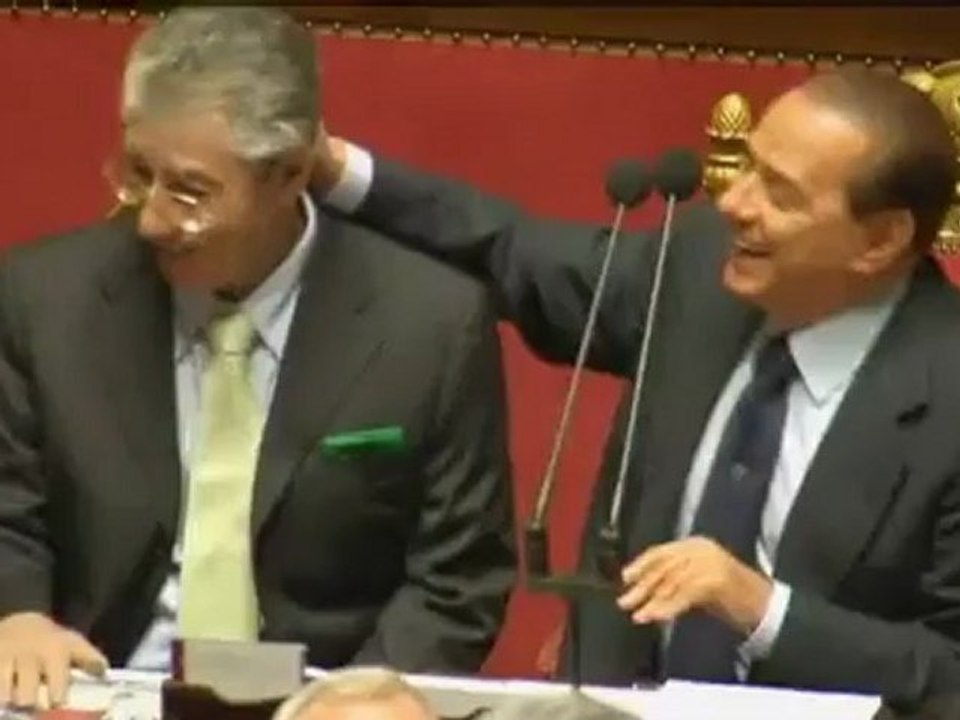 euronewsru - Соратника Берлускони подозревают в финансовых [H.264 360p]