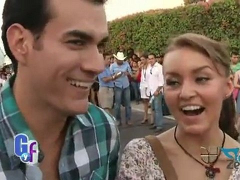 David Zepeda @davidzepeda1 y Angelique Boyer @Anboy88 hablaron en maya