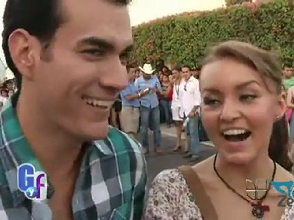 David Zepeda @davidzepeda1 y Angelique Boyer @Anboy88 hablaron en maya