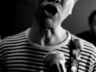 Deli Gömleği - Yalanlar Söyle