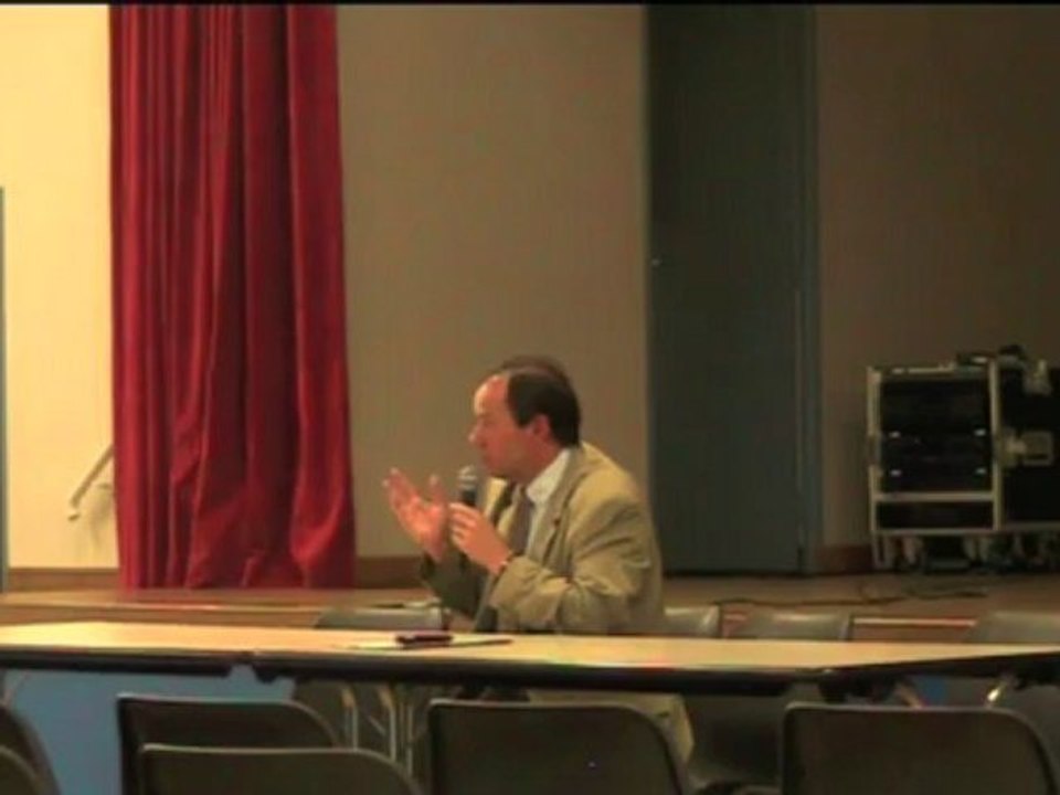 législatives 2012 : réunion publique de Guénhaël Huet, candidat sortant UMP, à Isigny-le-Buat  - le débat - 2/2