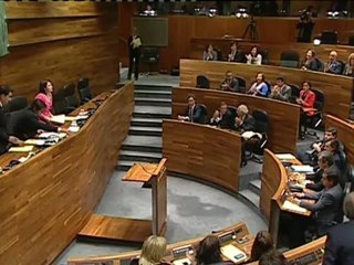 Javier Fernández presidirá Asturias con el apoyo de IU y UPyD
